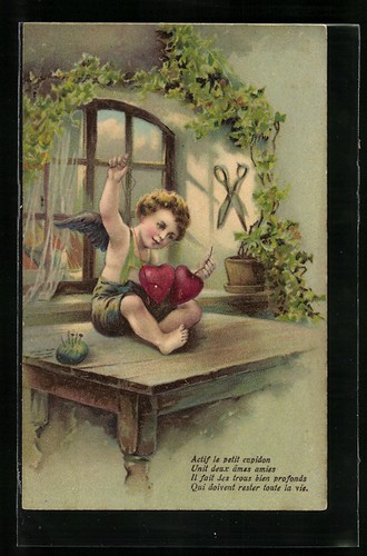 Cupido taglia due cuori